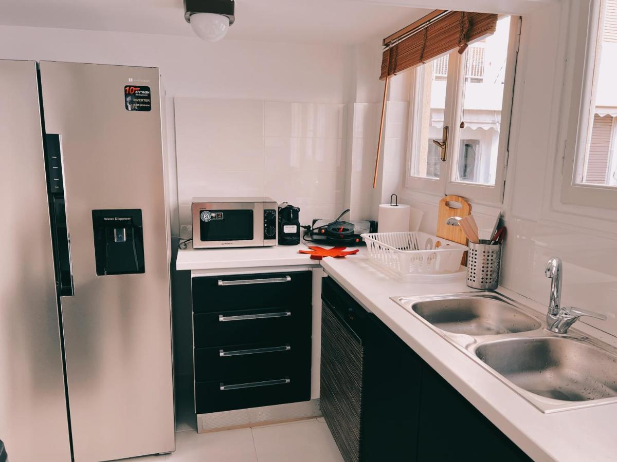 Seaside Apartment In Flisvos Marina Атина Екстериор снимка
