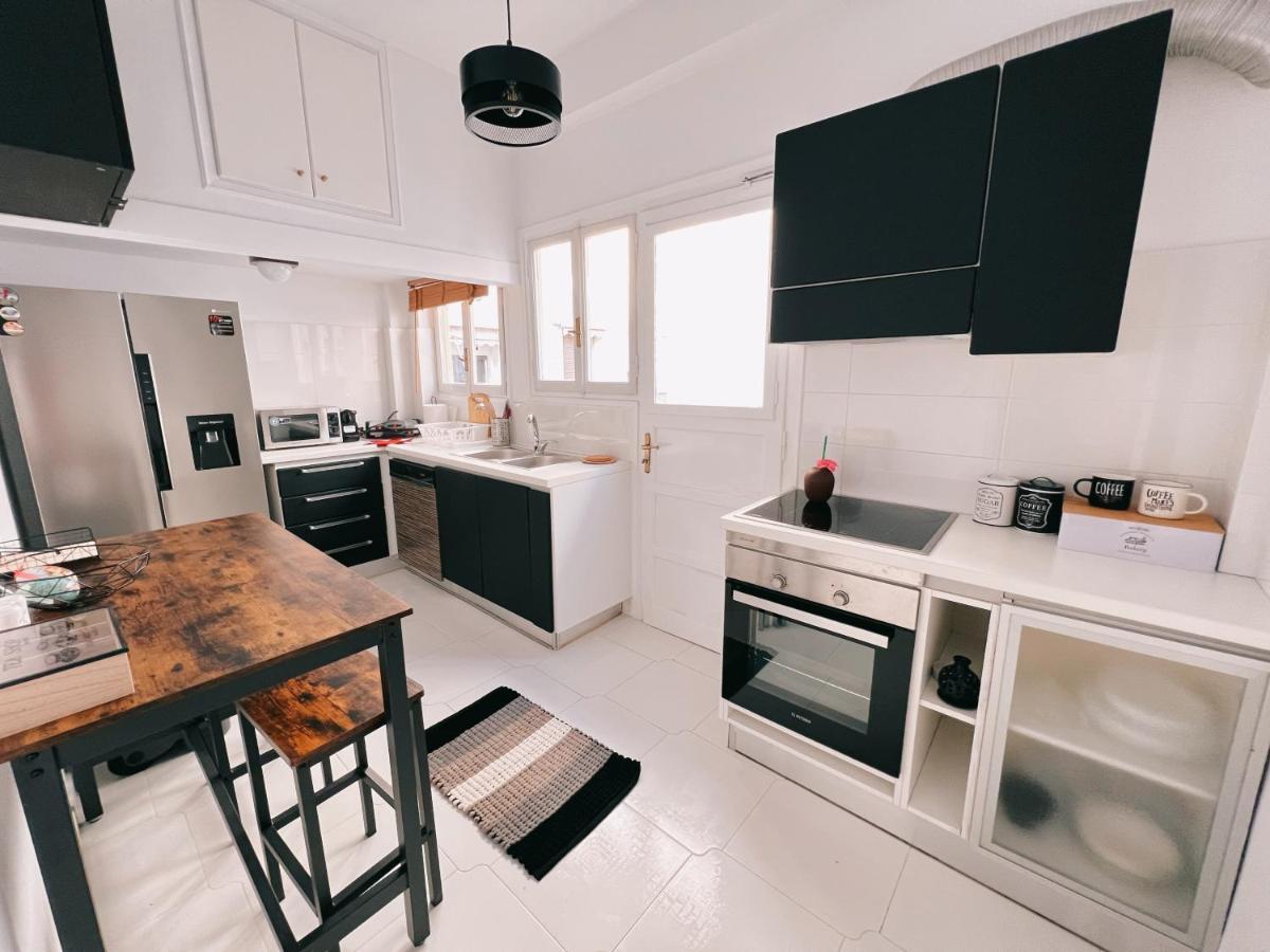 Seaside Apartment In Flisvos Marina Атина Екстериор снимка