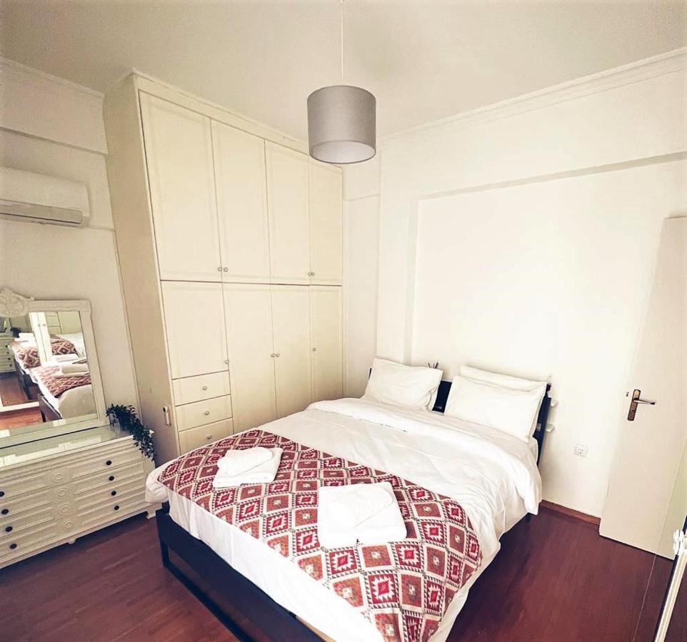 Seaside Apartment In Flisvos Marina Атина Екстериор снимка