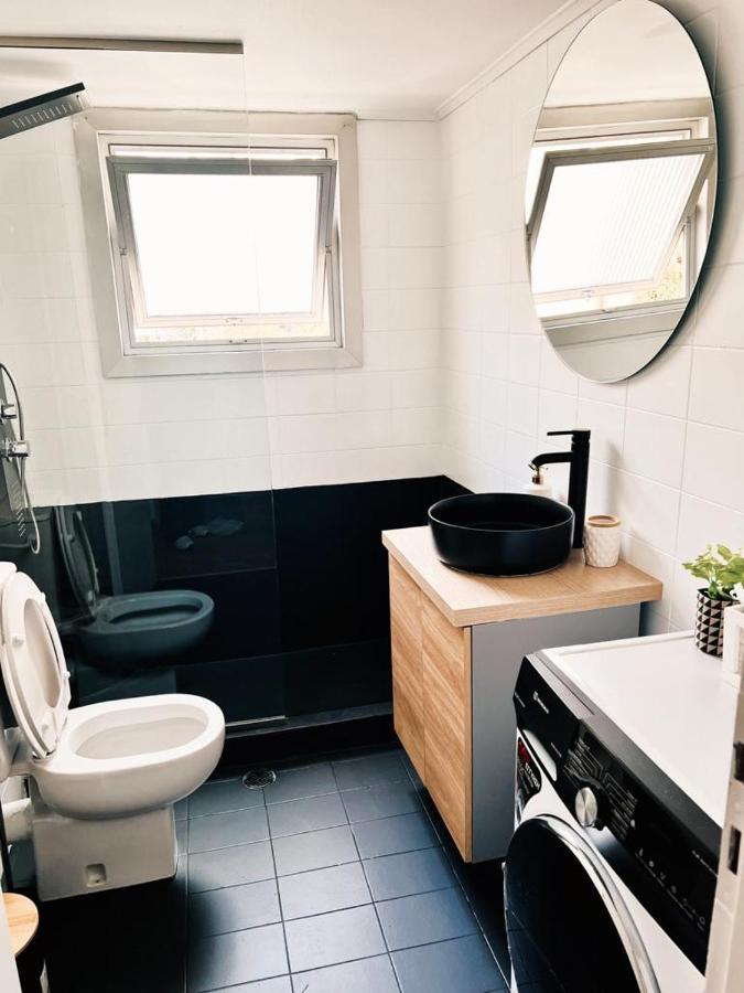 Seaside Apartment In Flisvos Marina Атина Екстериор снимка